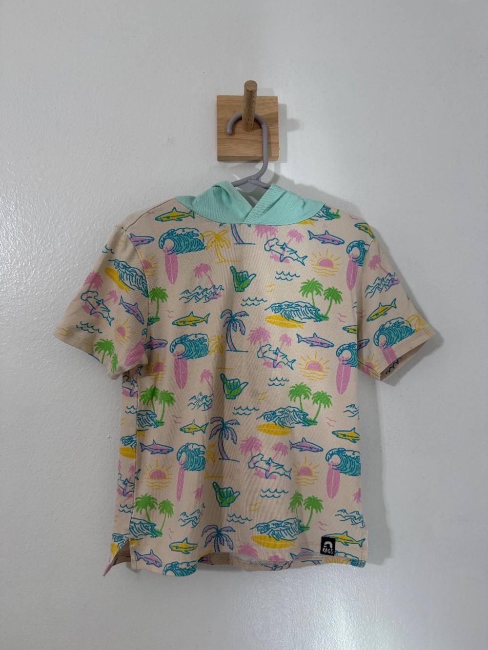 Rags Short Sleeve Hooded Pullover Shirt Nautical Shark Tropical Print 3-4 yr